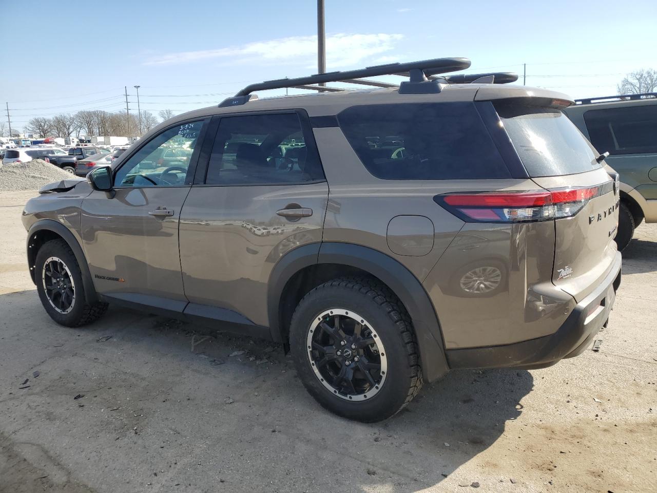2023 NISSAN PATHFINDER - Фото 2