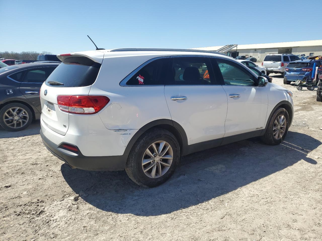 2016 KIA SORENTO LX - Фото 3