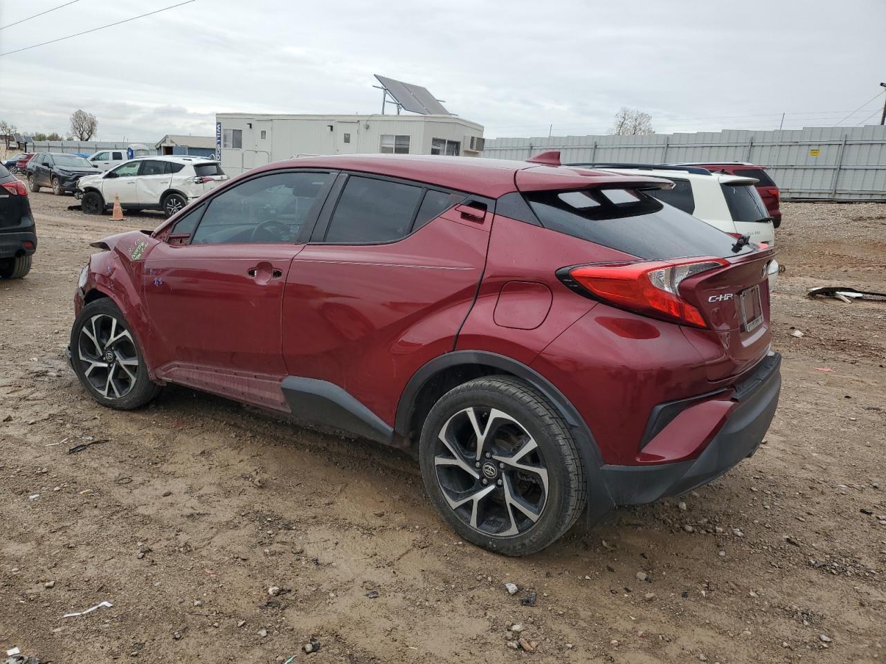 2018 TOYOTA C-HR XLE - Фото 2
