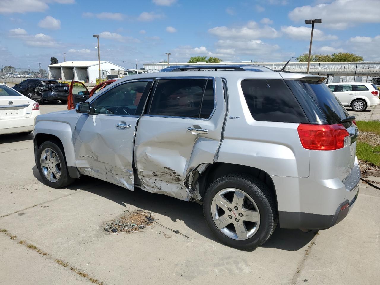 2012 GMC TERRAIN SL - Image 2
