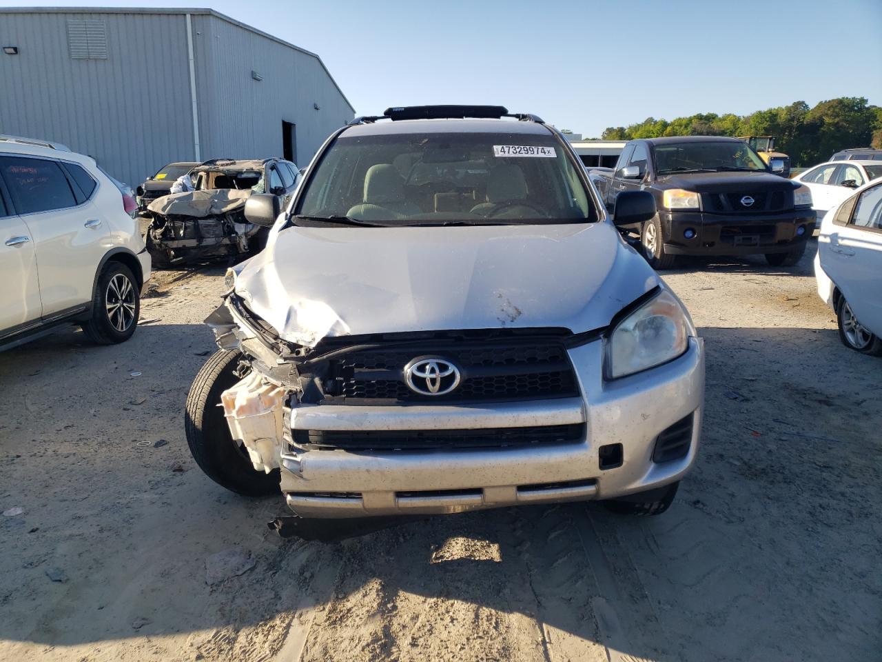 2011 TOYOTA RAV4 - Фото 5
