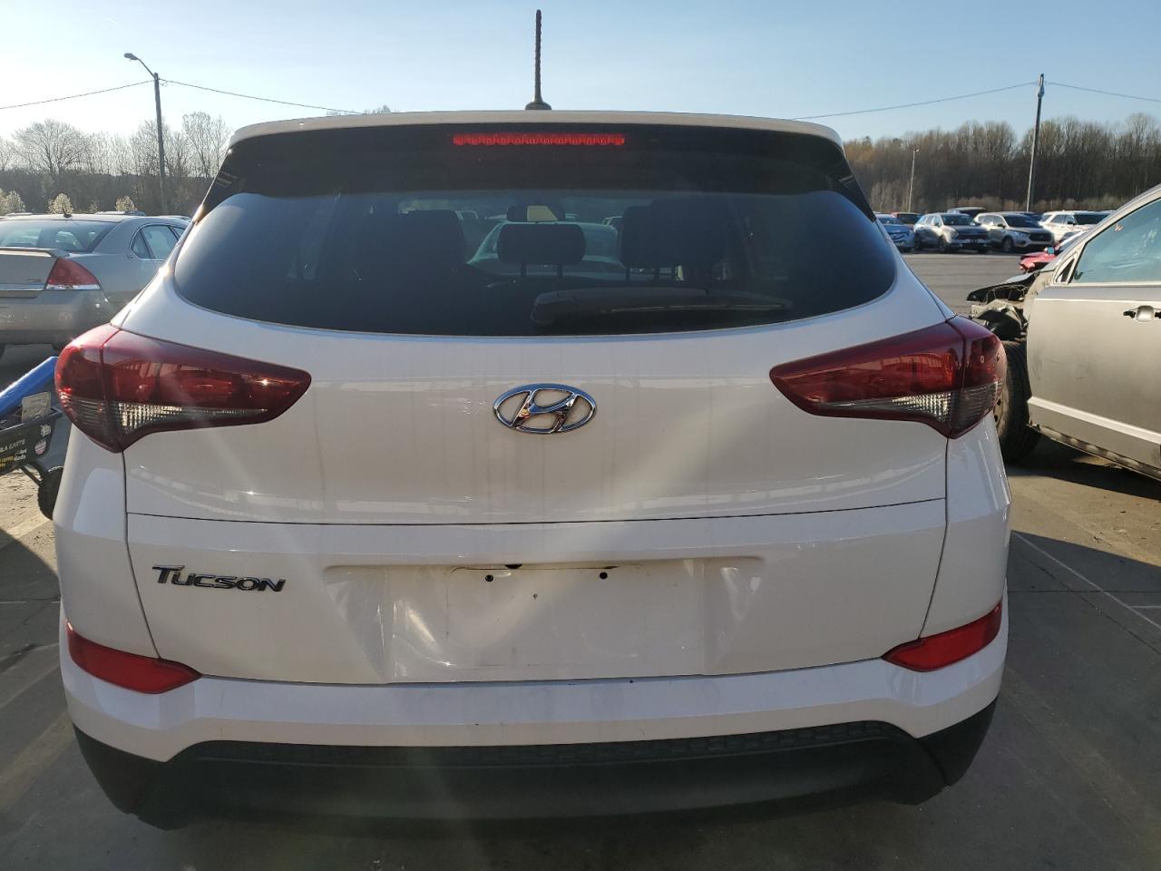 2016 HYUNDAI TUCSON SE - Фото 6