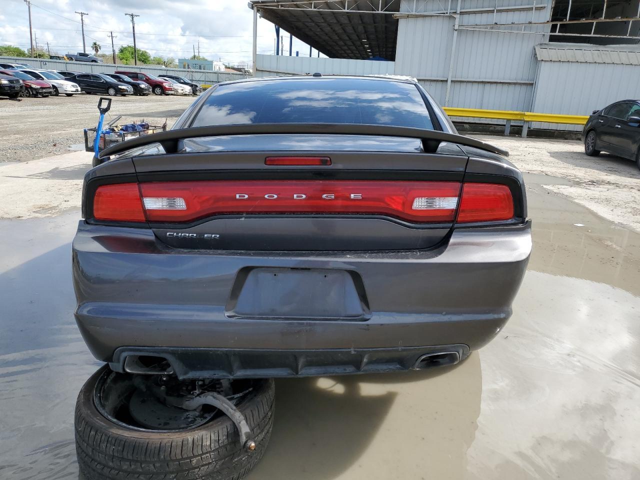 2014 DODGE CHARGER SE - Image 6