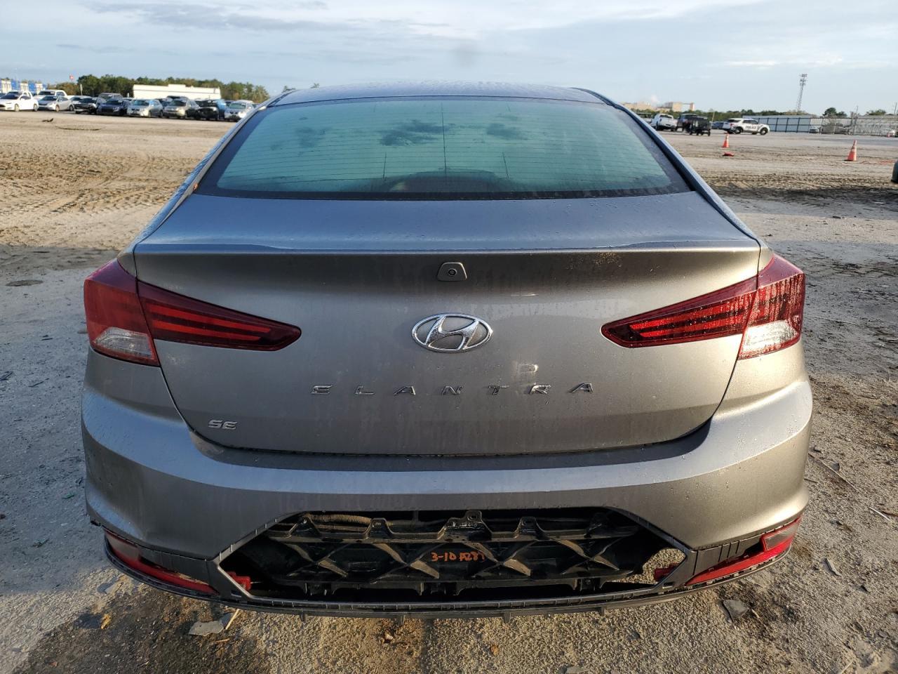 2019 HYUNDAI ELANTRA SE - Фото 6