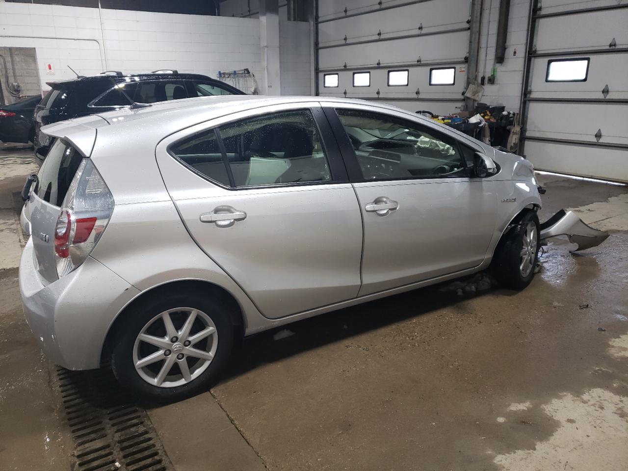 2013 TOYOTA PRIUS C - Image 3