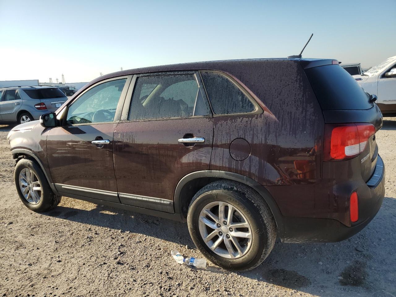 2015 KIA SORENTO LX - Image 2