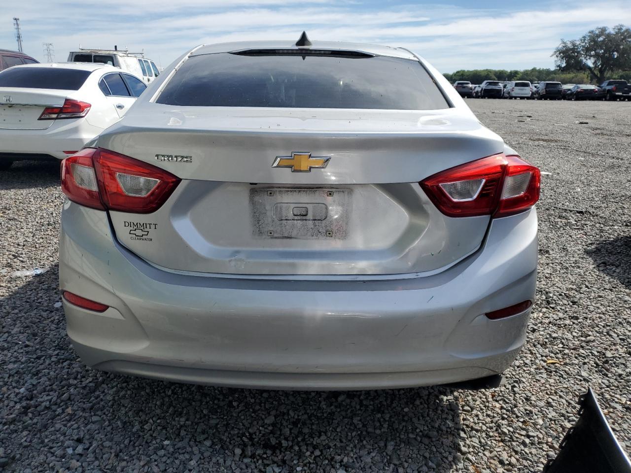 2017 CHEVROLET CRUZE LS - Image 6