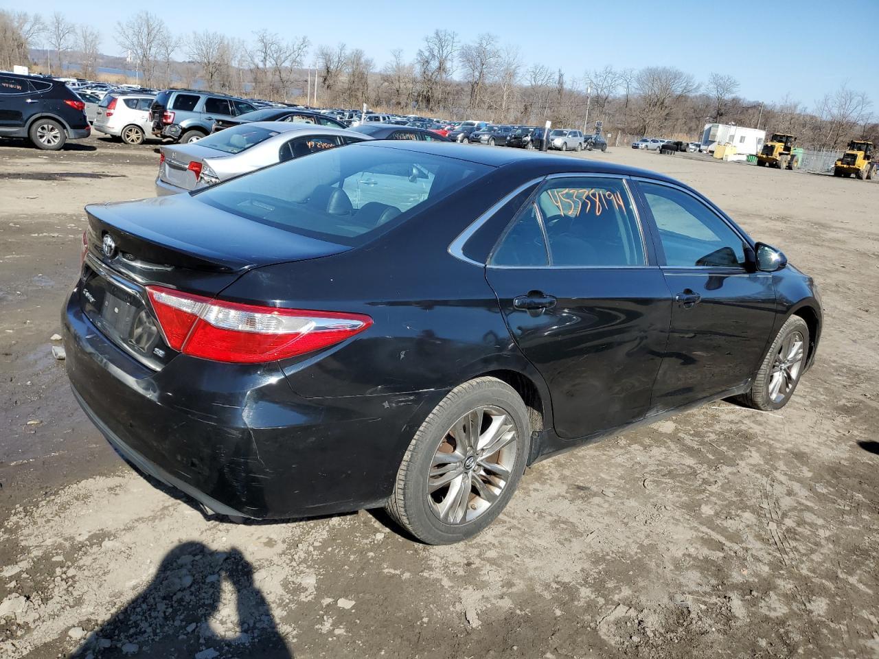2017 TOYOTA CAMRY LE - Фото 3