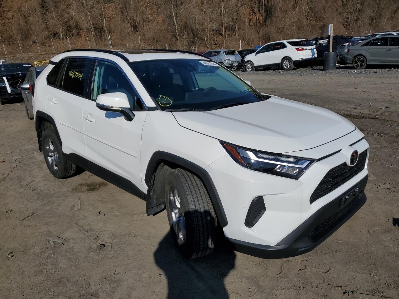 2022 TOYOTA RAV4 XLE - Image 4