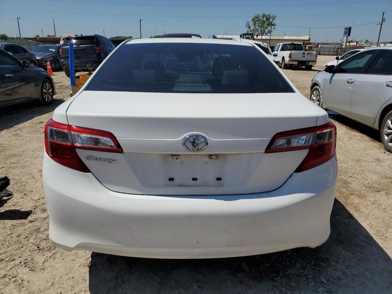 2014 TOYOTA CAMRY L - Фото 6