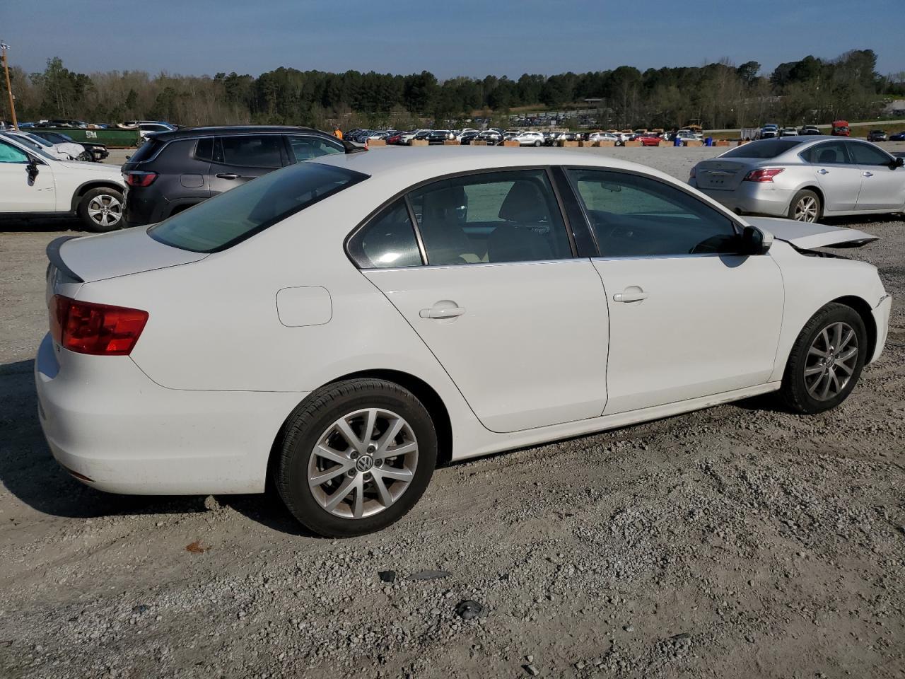 2014 VOLKSWAGEN JETTA SE - Image 3