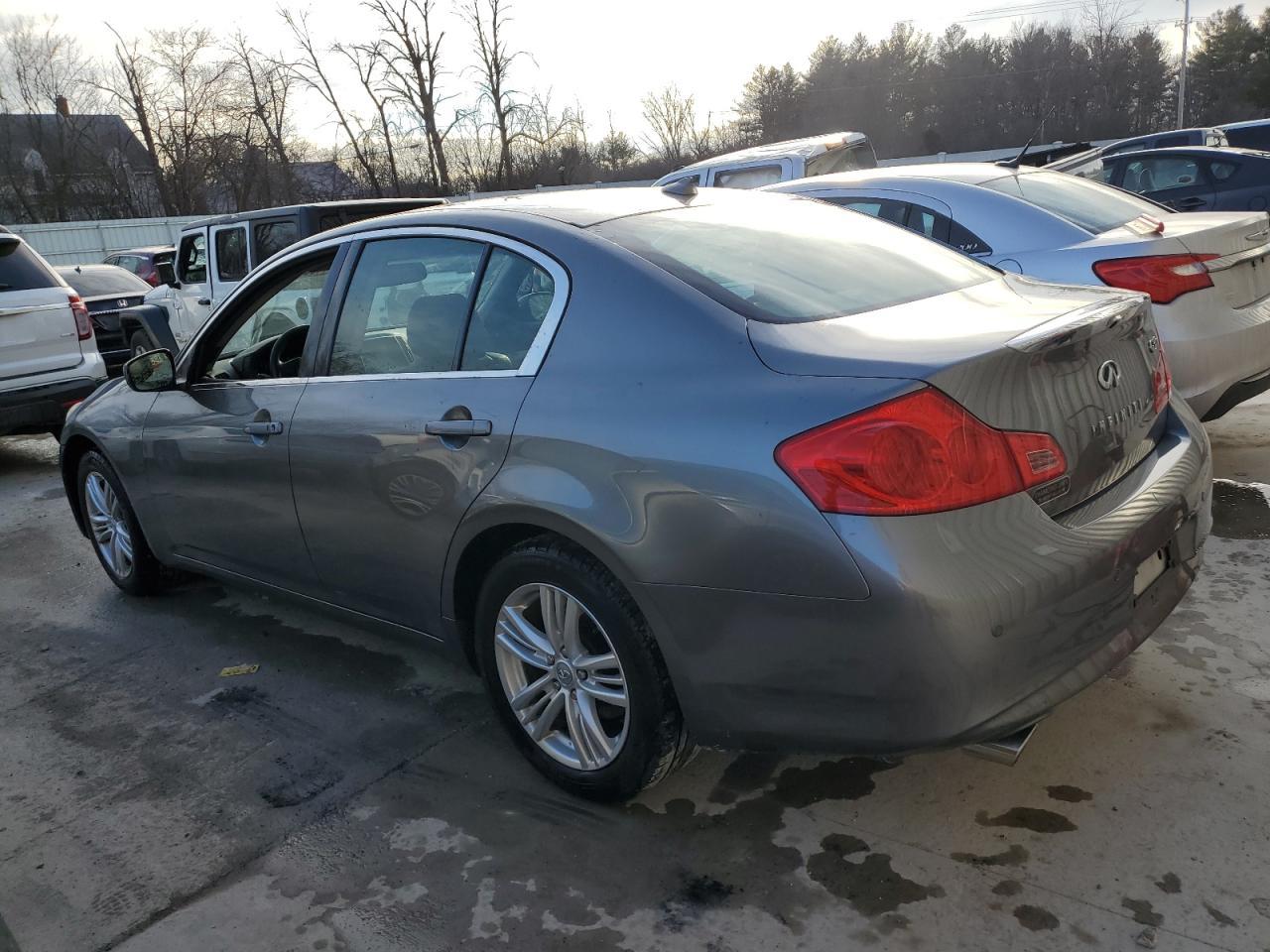 2012 INFINITI G37 - Image 2