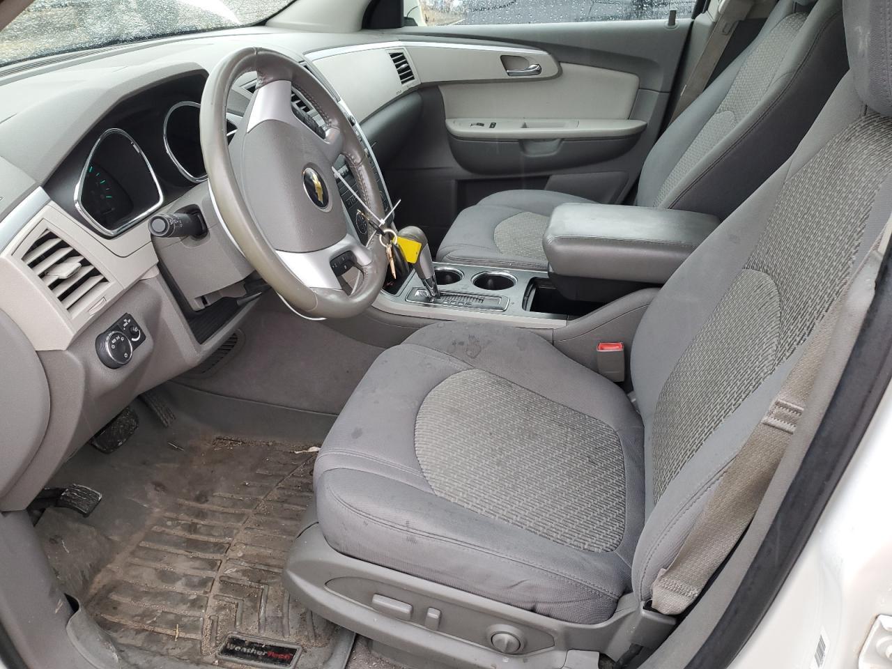 2011 CHEVROLET TRAVERSE L - Image 7