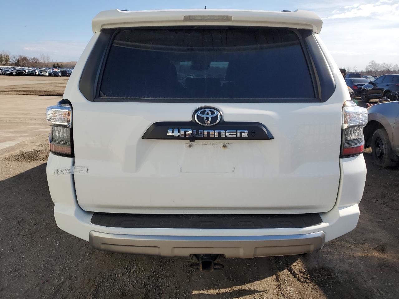 2022 TOYOTA 4RUNNER SR - Image 6