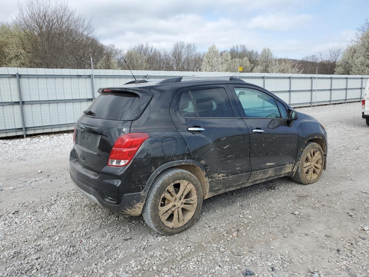 2018 CHEVROLET TRAX 1LT - Image 3