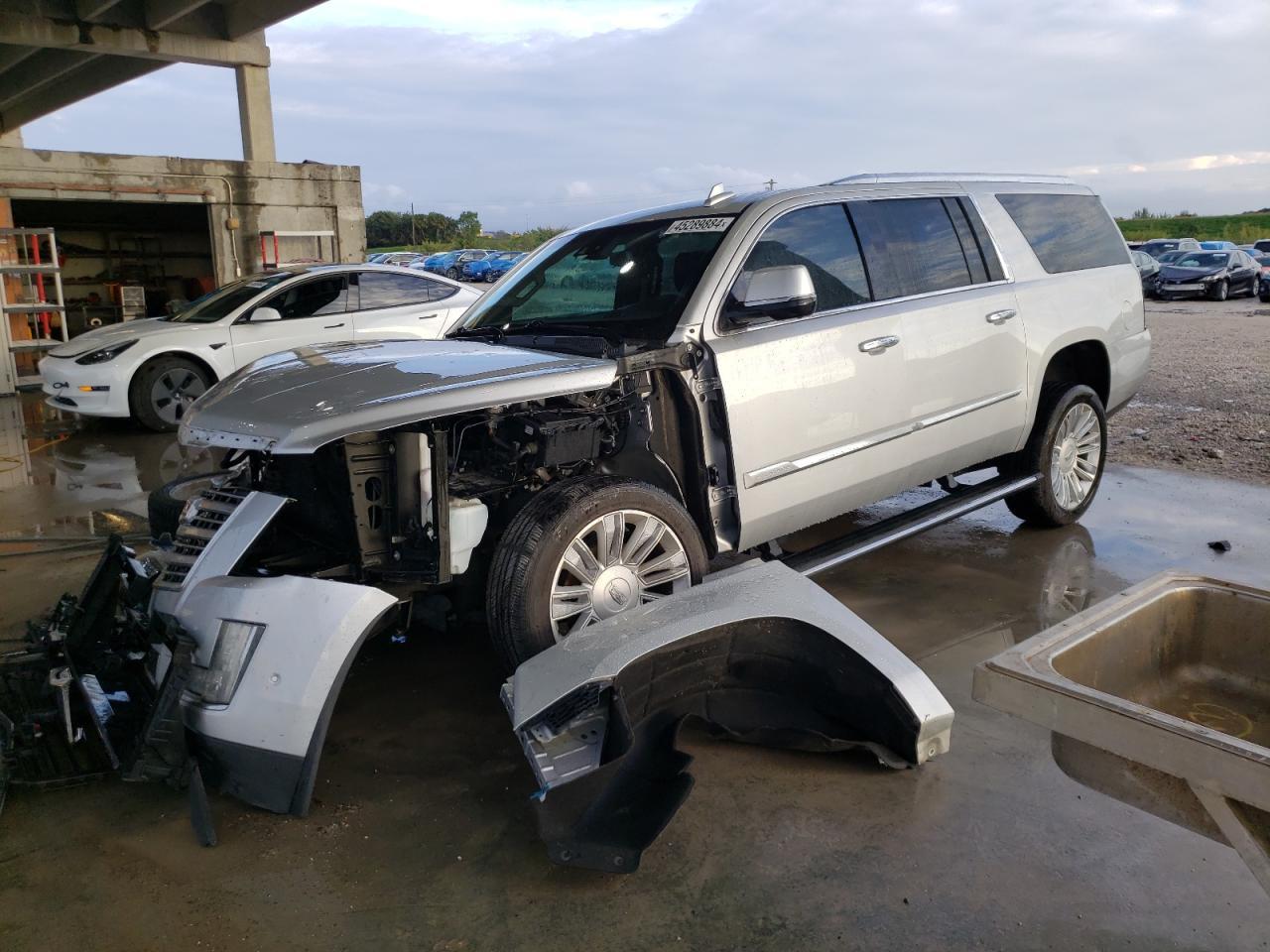 2017 CADILLAC ESCALADE E