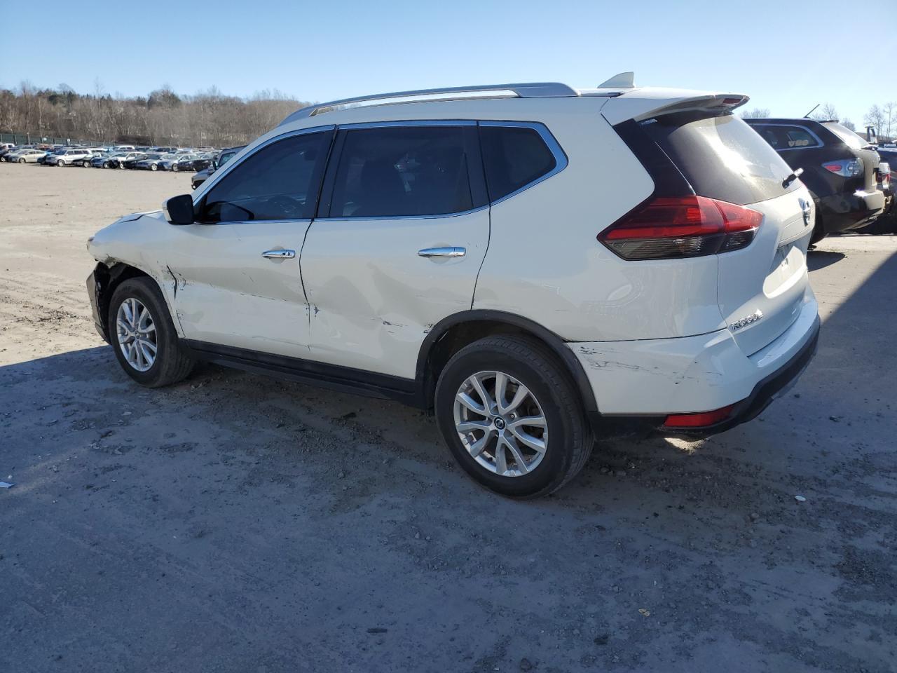 2017 NISSAN ROGUE SV - Фото 2