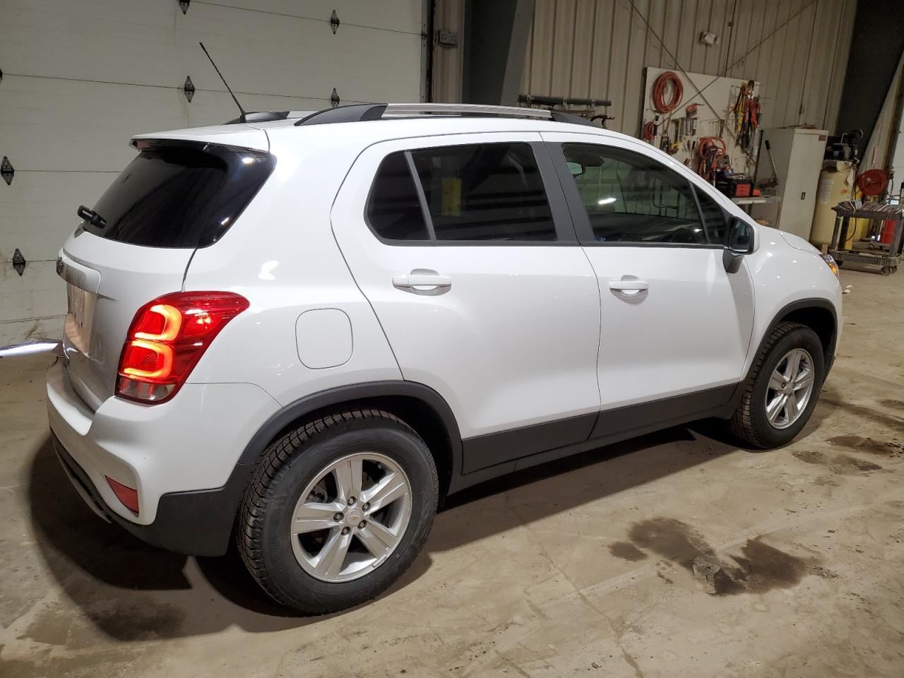 2021 CHEVROLET TRAX 1LT - Фото 3