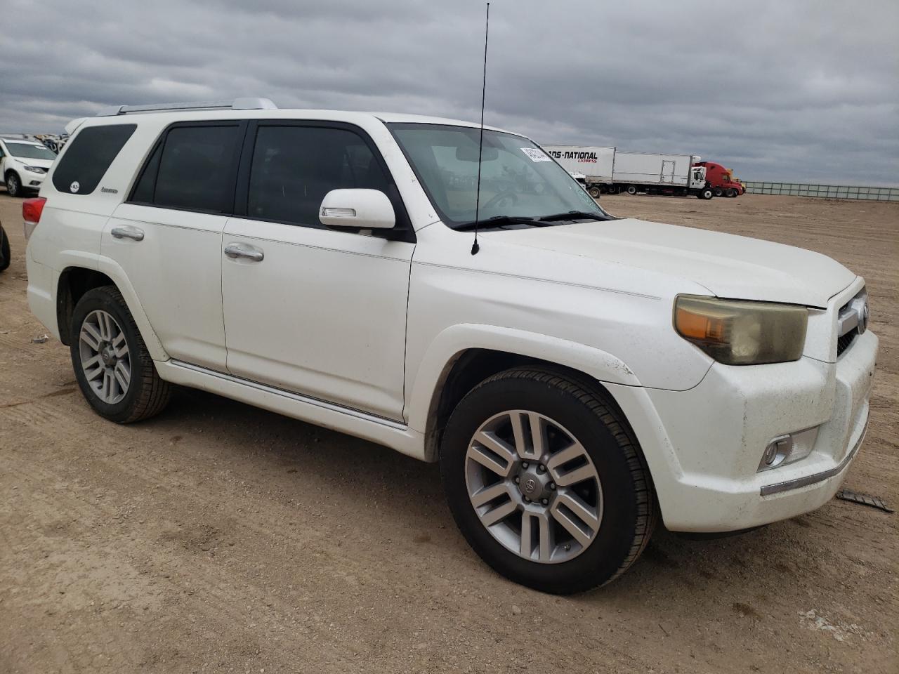 2011 TOYOTA 4RUNNER SR - Image 4