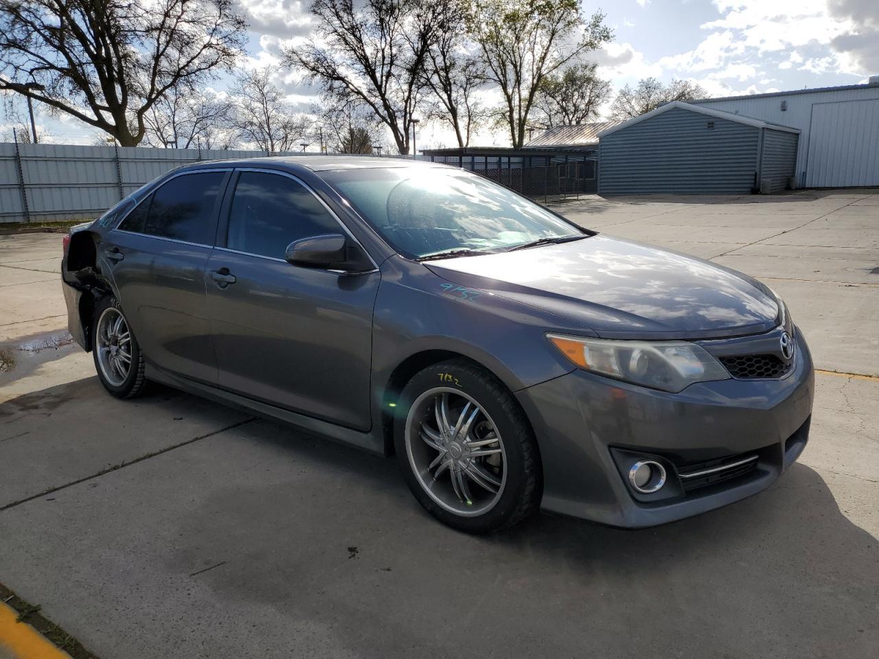 2013 TOYOTA CAMRY L - Фото 4