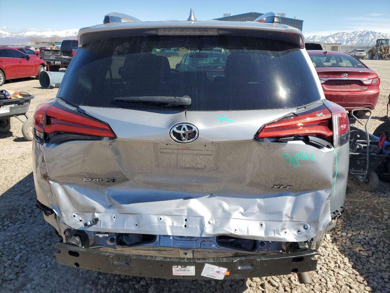 2016 TOYOTA RAV4 XLE - Image 6
