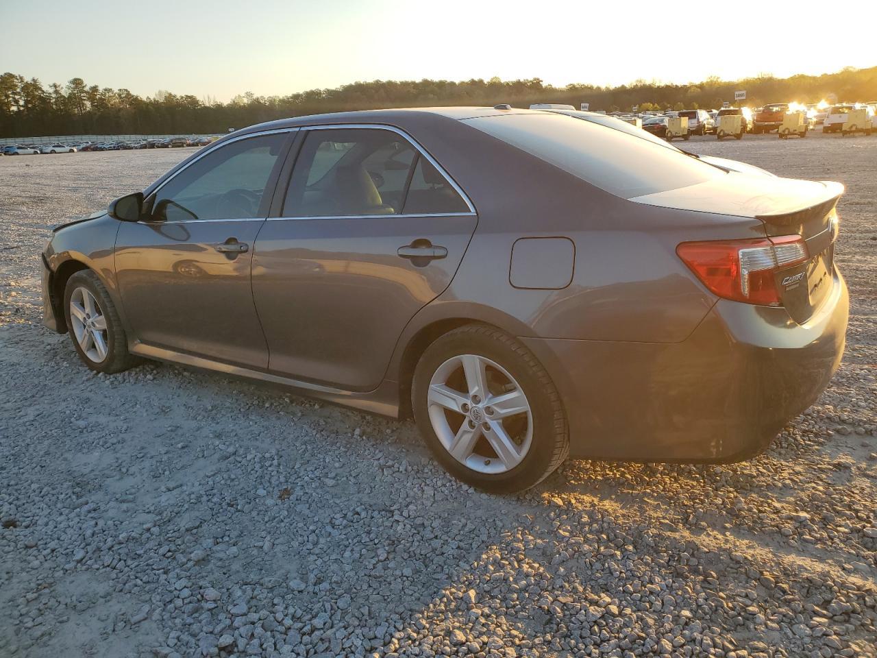 2014 TOYOTA CAMRY L - Image 2