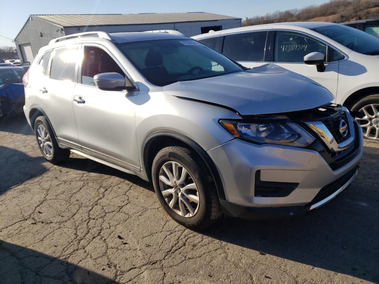 2017 NISSAN ROGUE S - Image 4