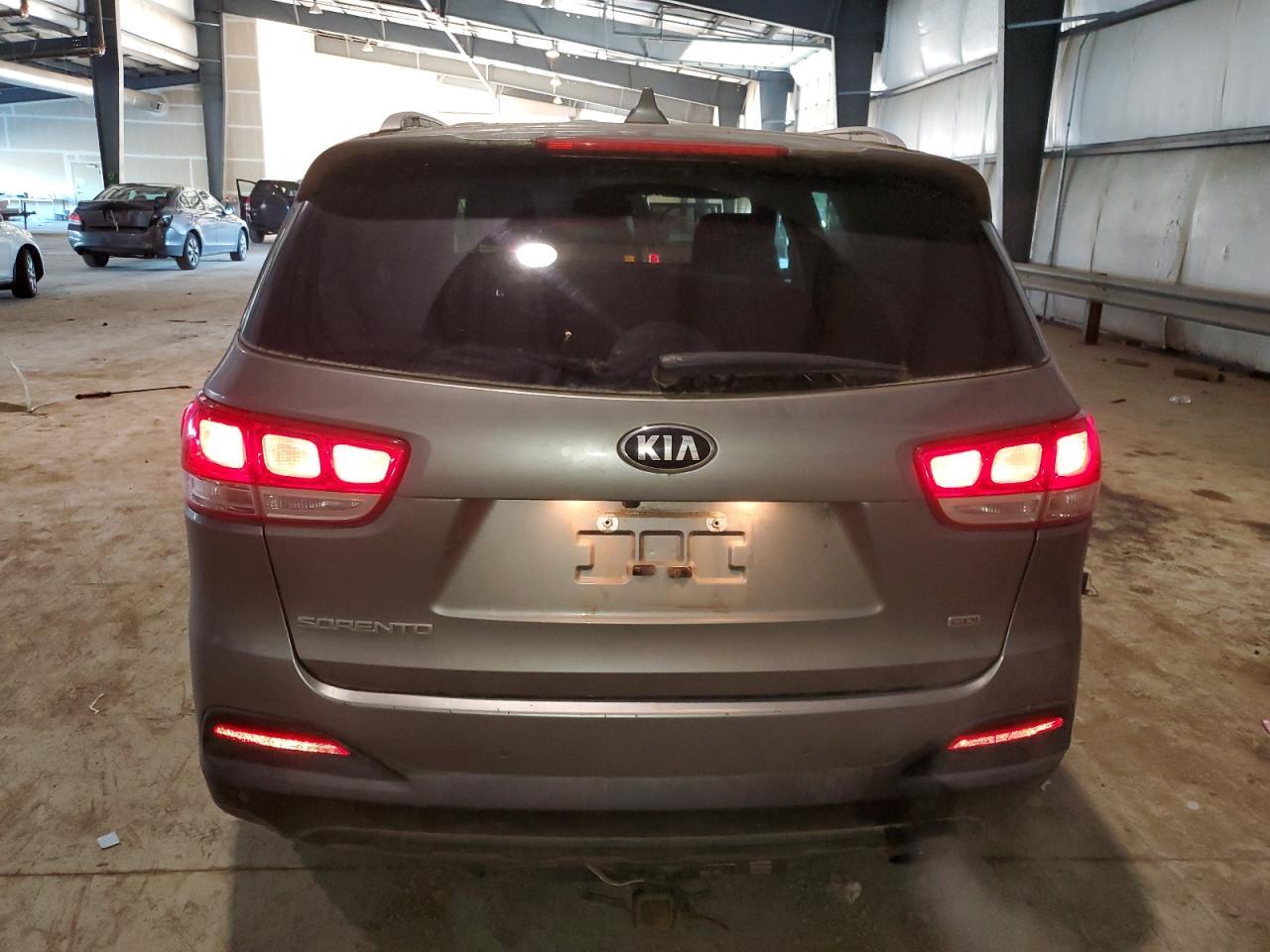 2017 KIA SORENTO LX - Фото 6