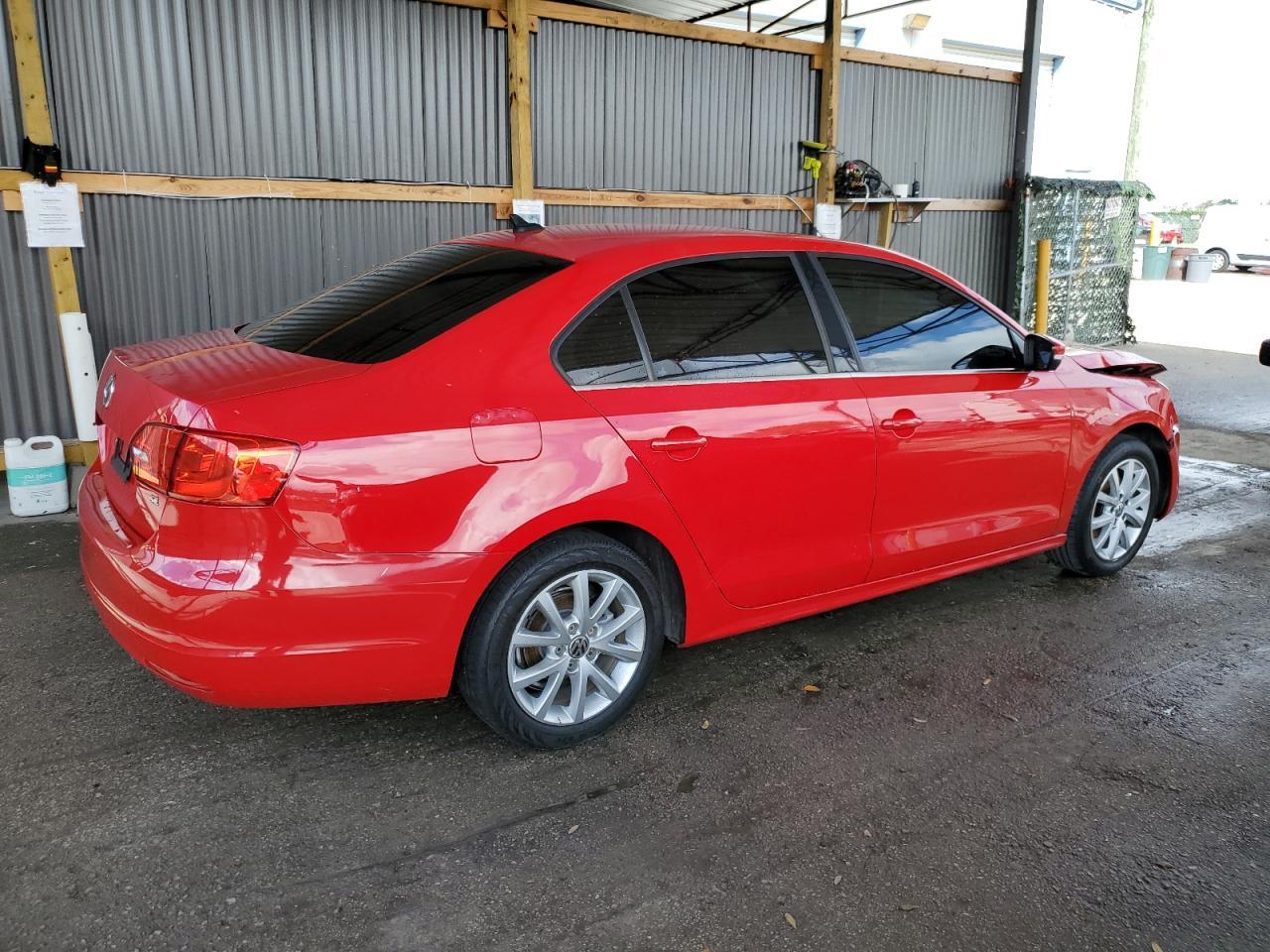 2014 VOLKSWAGEN JETTA SE - Image 3