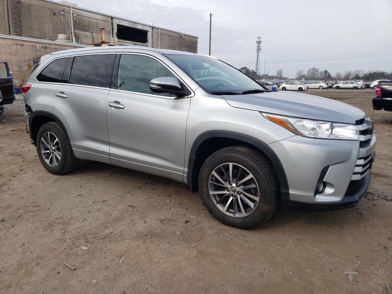 2018 TOYOTA HIGHLANDER - Image 4
