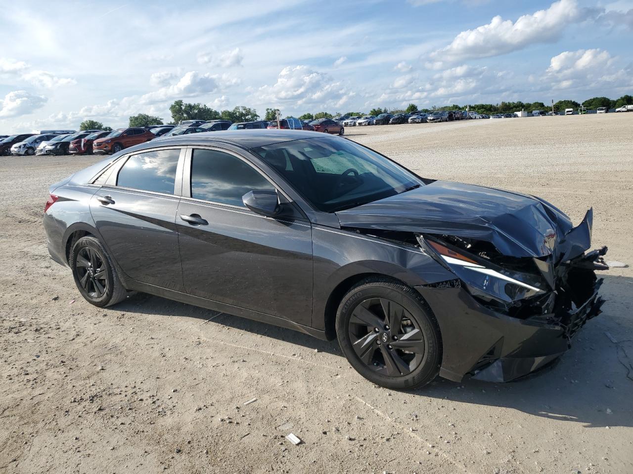 2022 HYUNDAI ELANTRA SE - Image 4