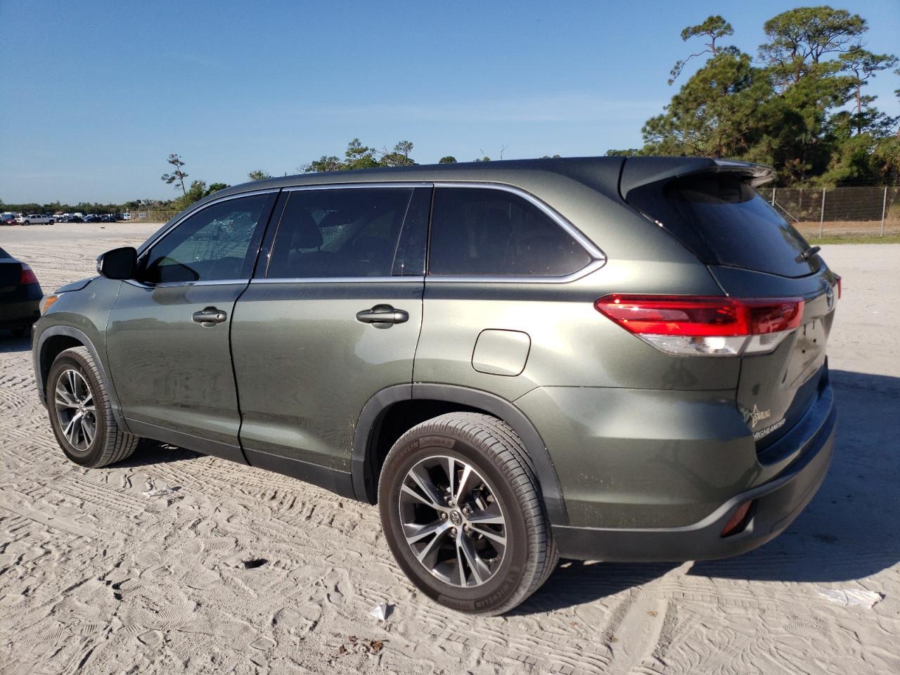 2019 TOYOTA HIGHLANDER - Фото 2