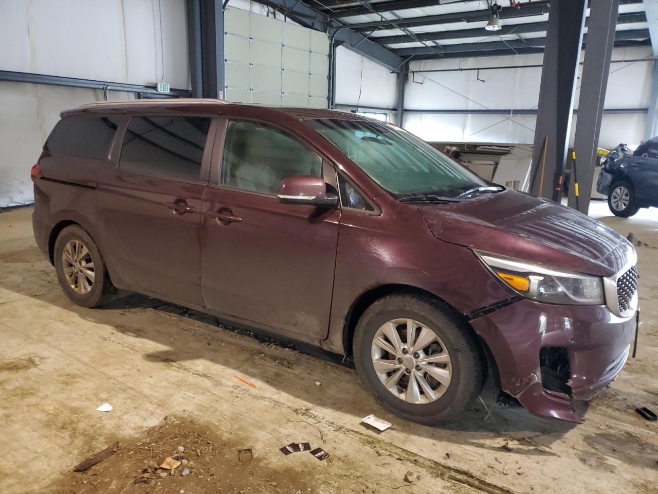 2017 KIA SEDONA LX - Фото 4