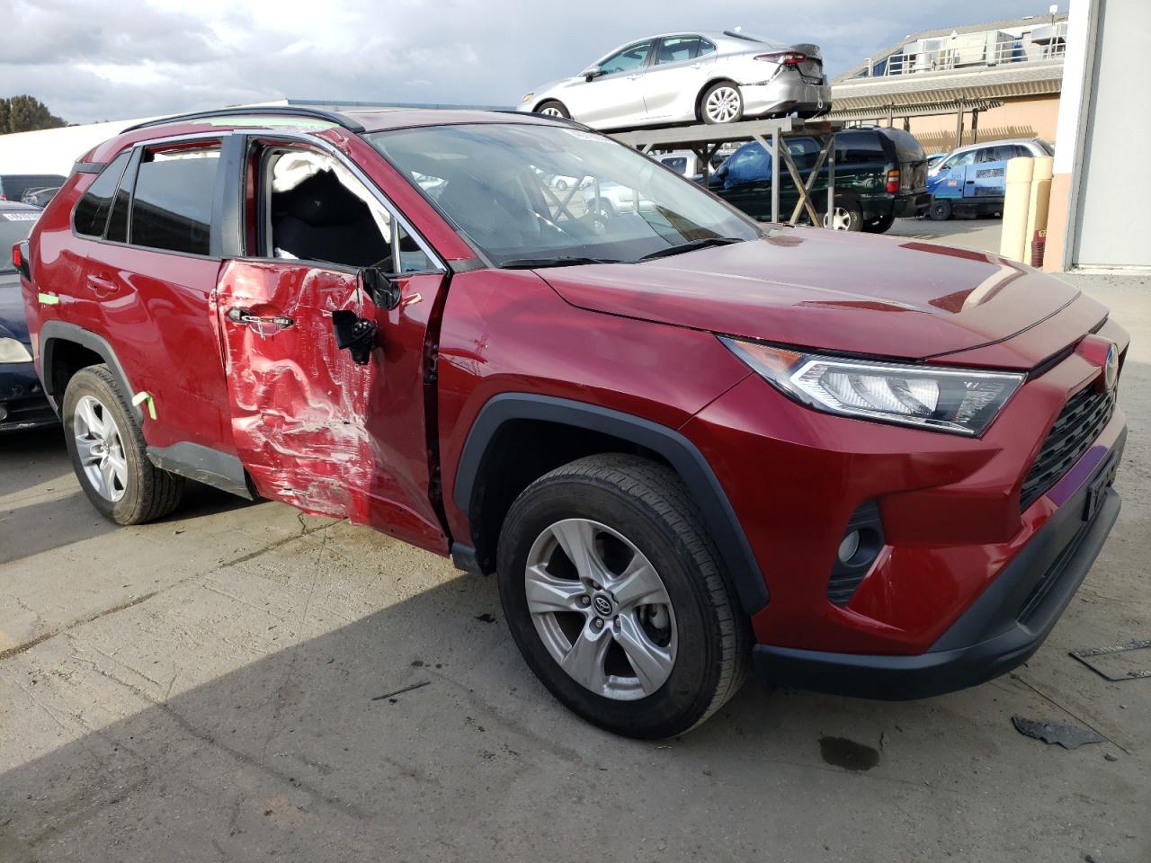 2020 TOYOTA RAV4 XLE - Image 4