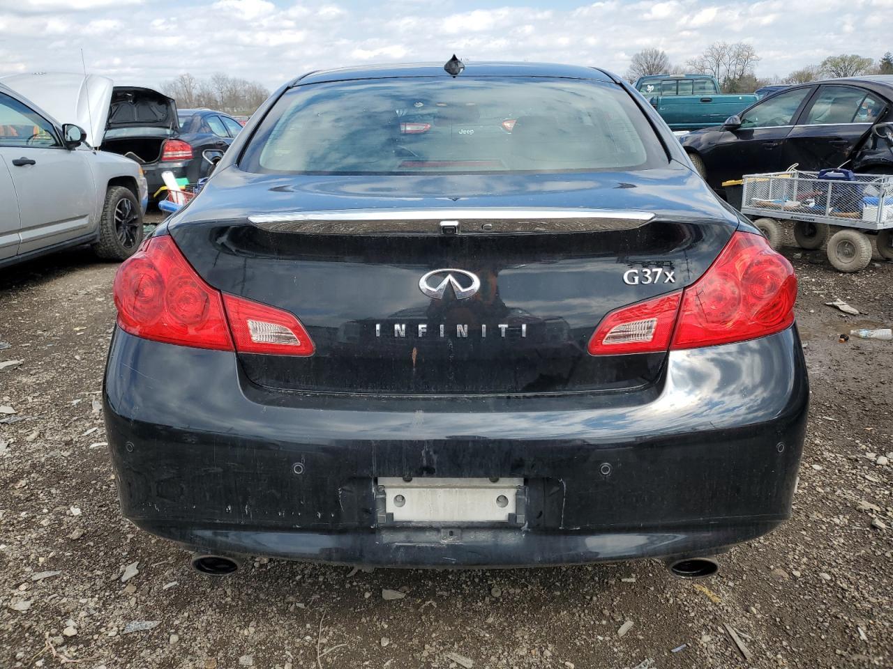 2012 INFINITI G37 - Image 6