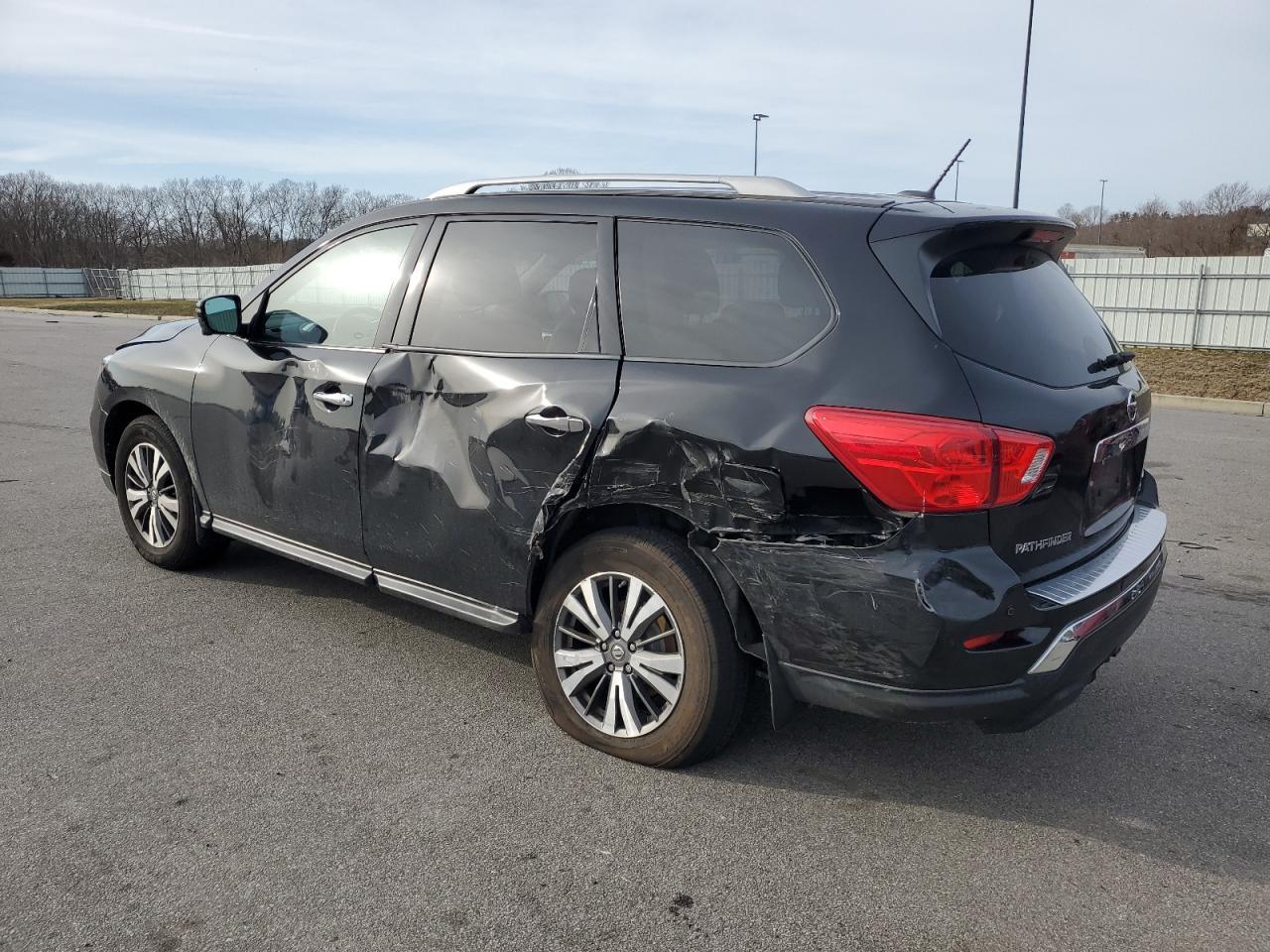 2017 NISSAN PATHFINDER - Фото 2