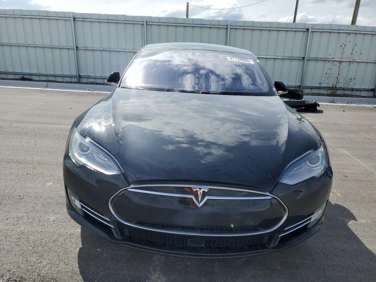 2015 TESLA MODEL S P8 - Image 5
