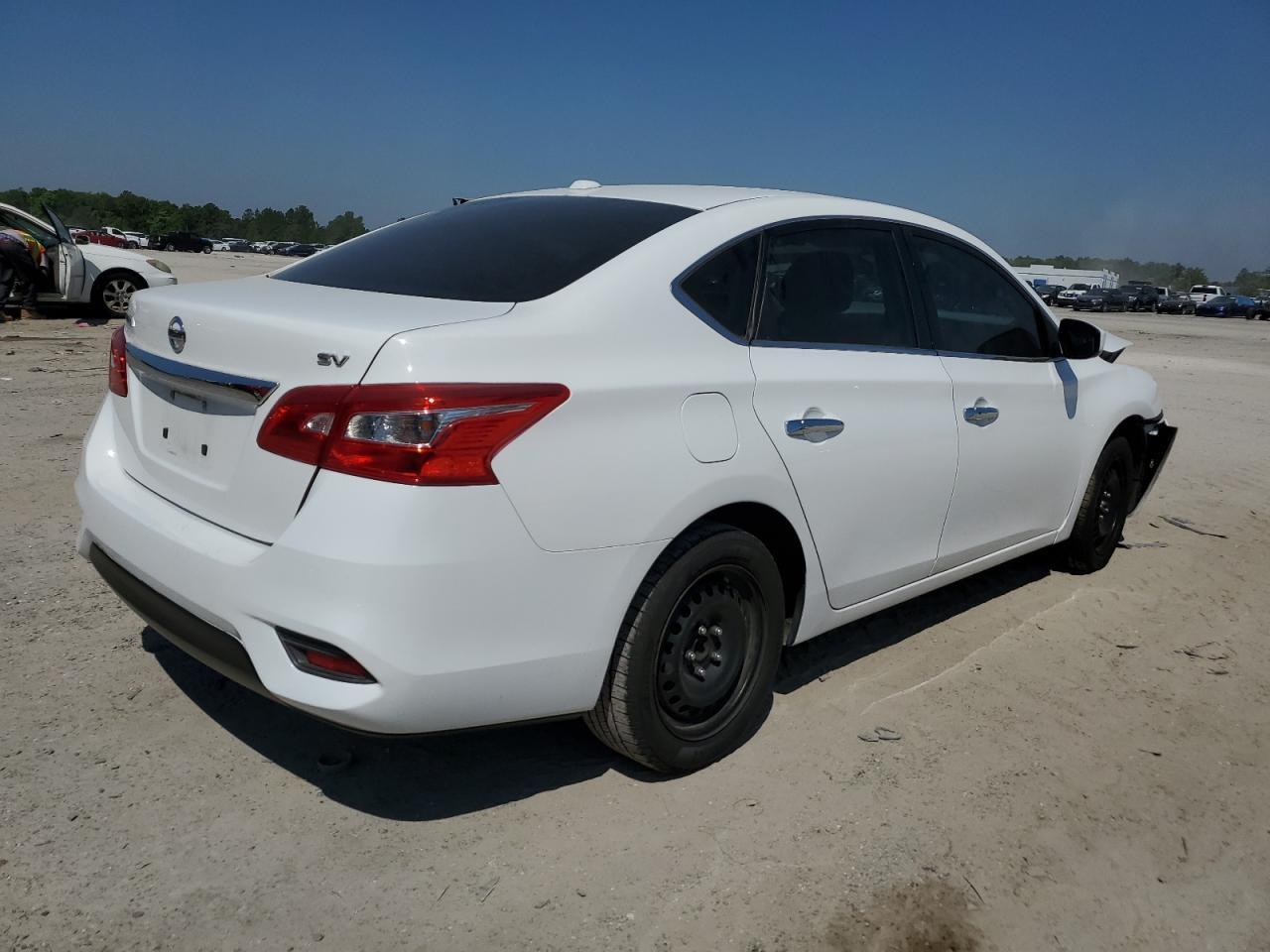 2017 NISSAN SENTRA S - Фото 3