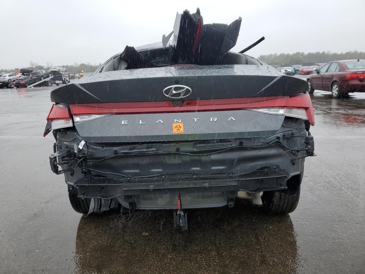 2023 HYUNDAI ELANTRA SE - Image 6