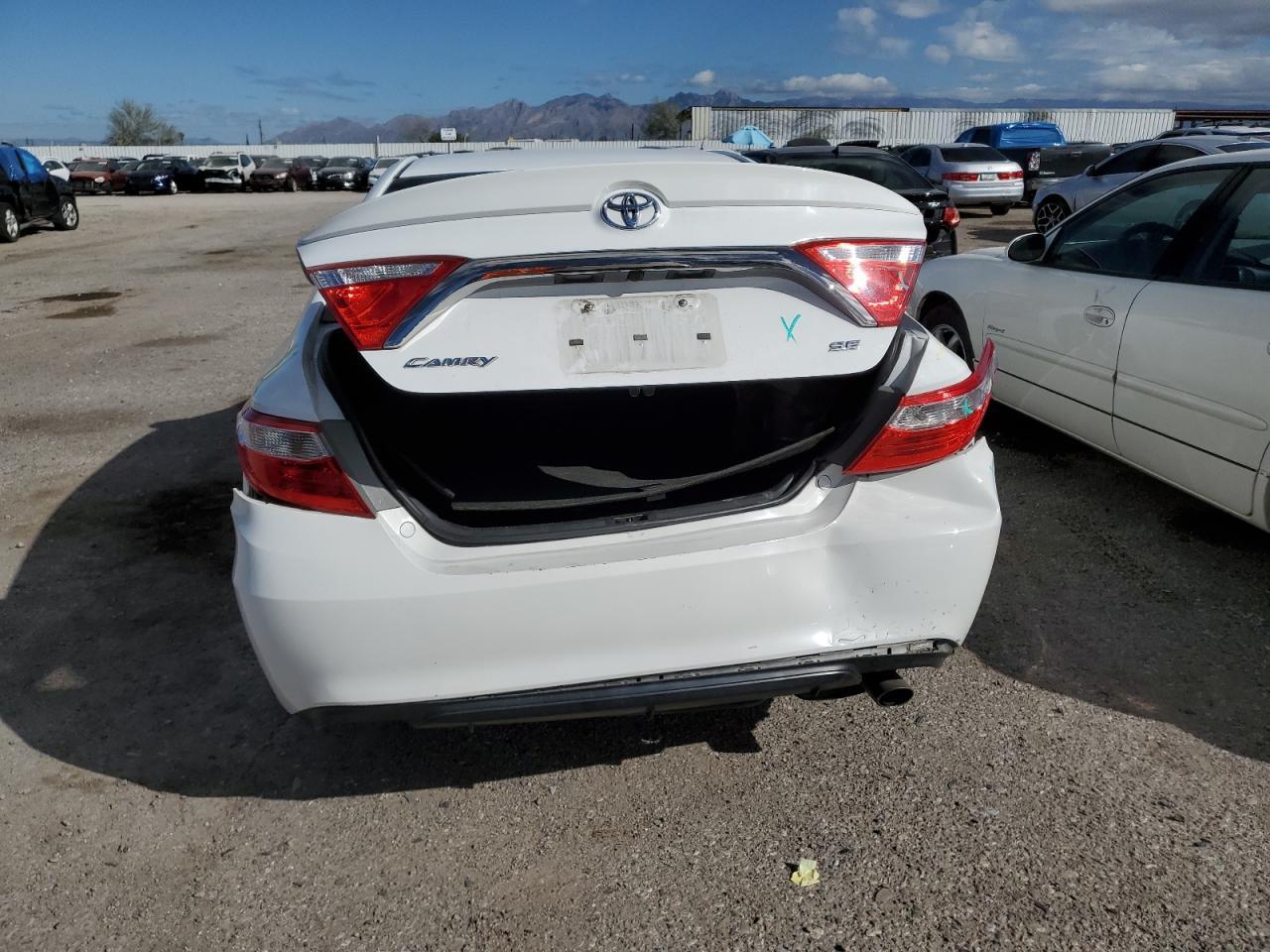 2017 TOYOTA CAMRY LE - Image 6