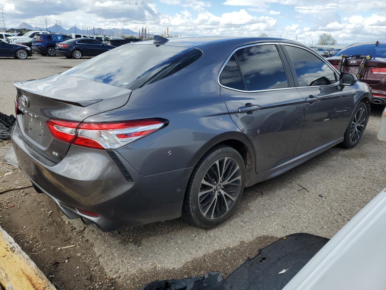 2020 TOYOTA CAMRY SE - Image 3