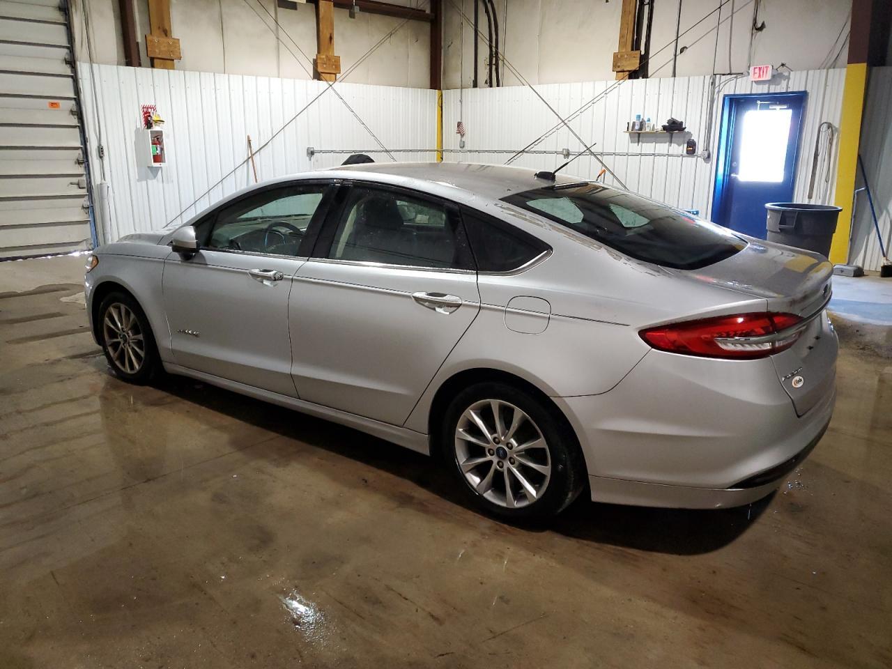 2017 FORD FUSION SE - Image 2