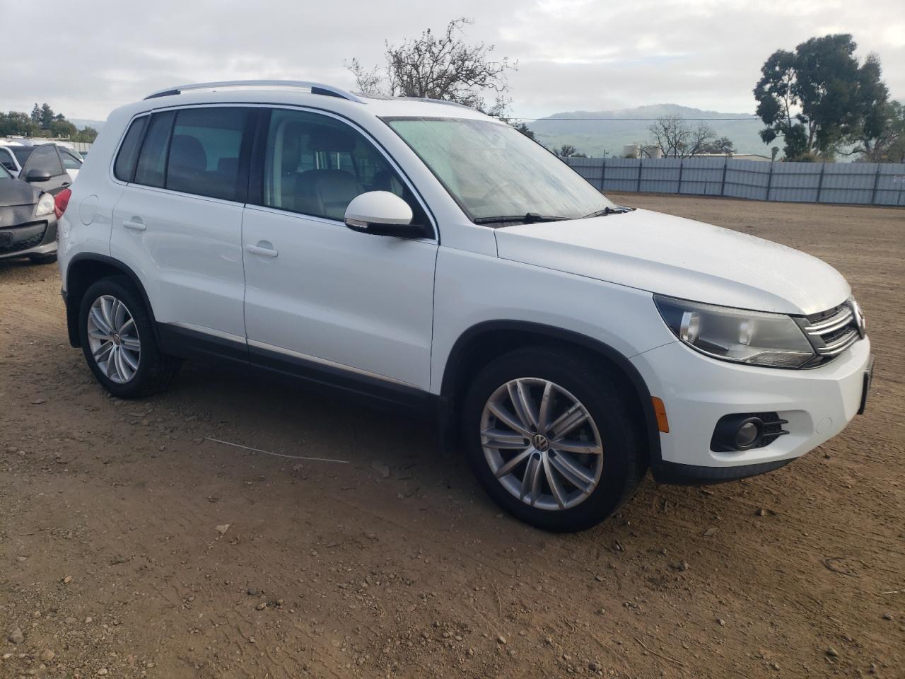 2015 VOLKSWAGEN TIGUAN S - Фото 4