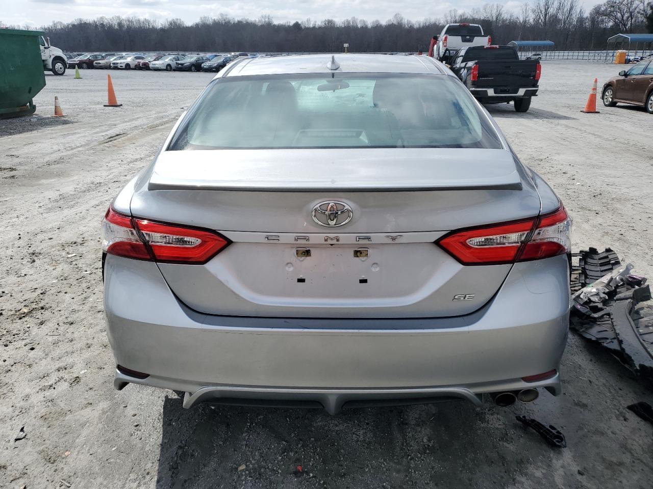 2020 TOYOTA CAMRY SE - Image 6