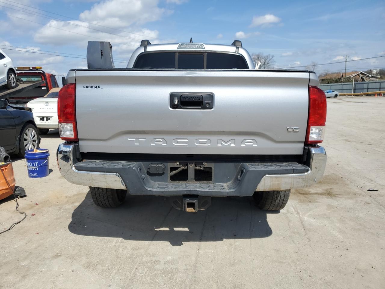 2017 TOYOTA TACOMA DOU - Фото 6