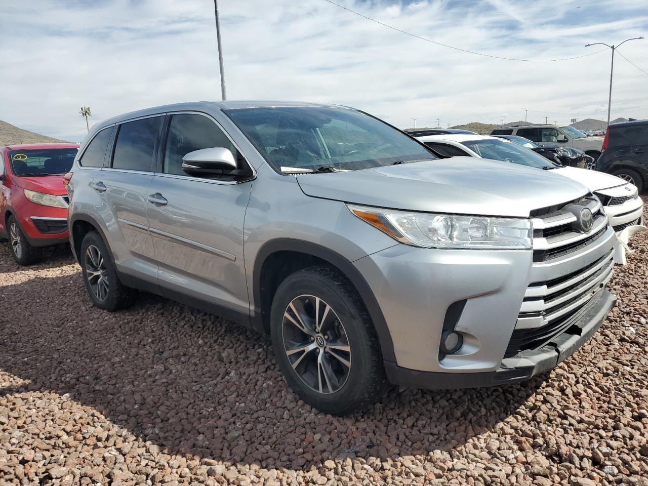2019 TOYOTA HIGHLANDER - Image 4