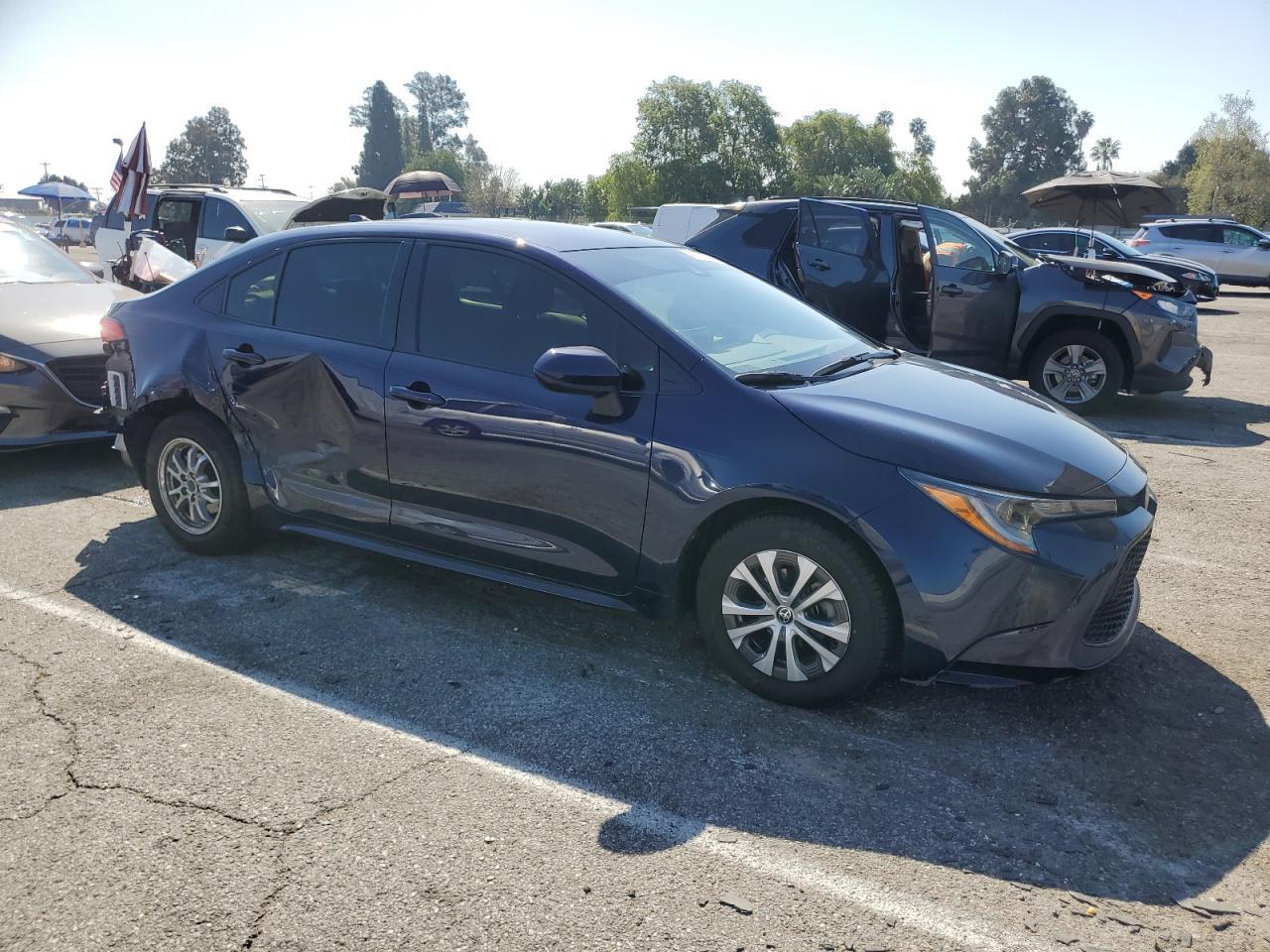 2022 TOYOTA COROLLA LE - Фото 4