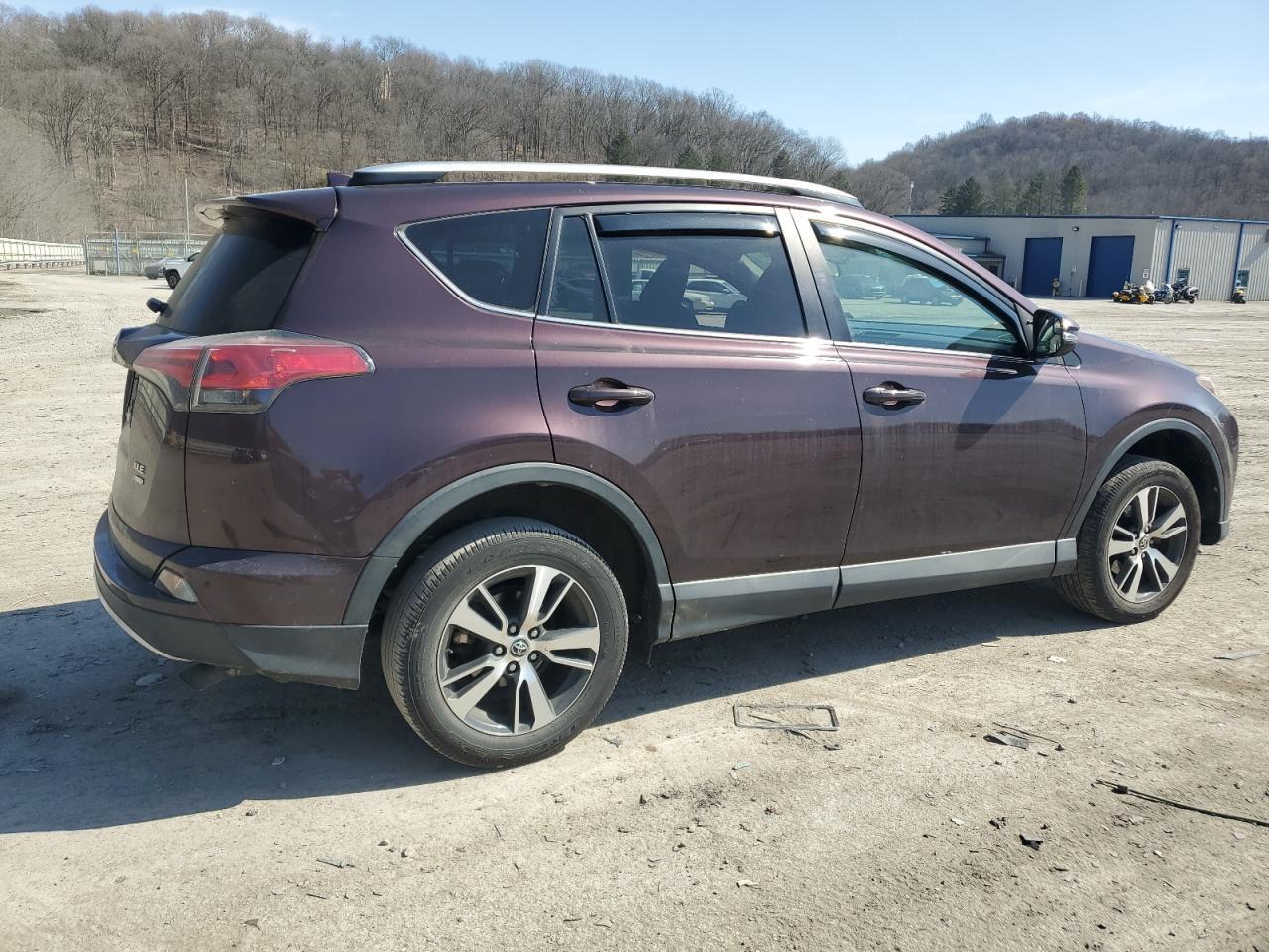 2016 TOYOTA RAV4 XLE - Image 3