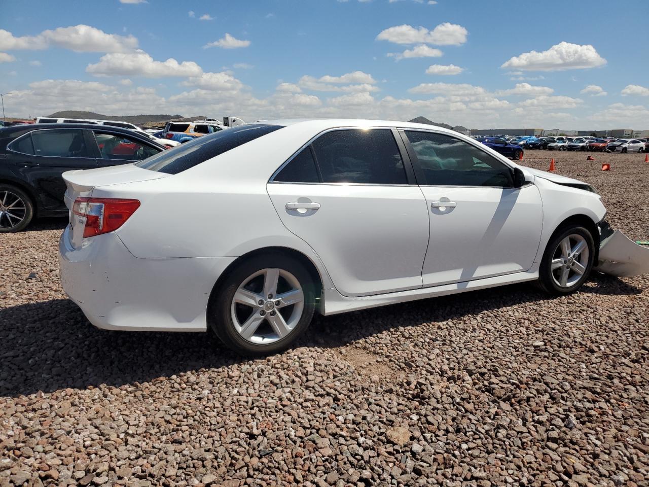 2014 TOYOTA CAMRY L - Image 3