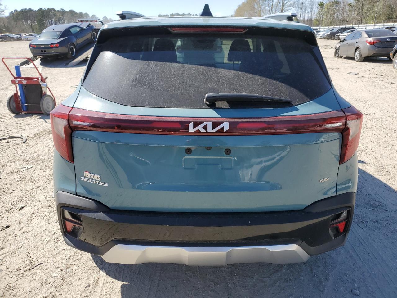 2024 KIA SELTOS EX - Image 6